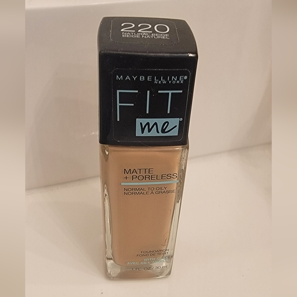 NEW Maybelline 220 fit me matte foundation Natural Beige - Picture 1 of 4